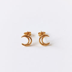 Crescent stud earrings