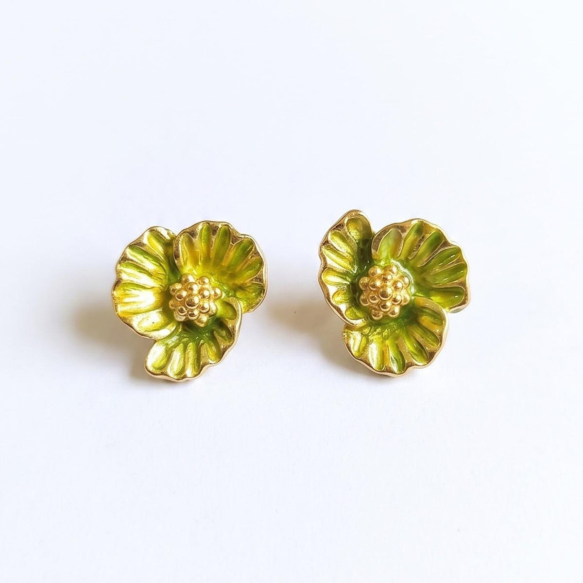 Meadow Bloom stud earrings
