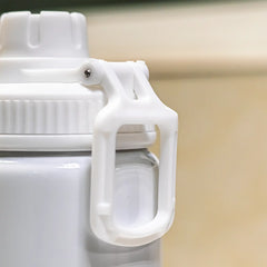 Reusable aluminium sports bottle with handle, 800 ml capacity, black and white color options for corporate gifting.